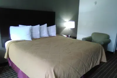 Photo 4 - Ameriview Inn and Suites