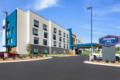 Photo 2 - Hampton Inn Batesville