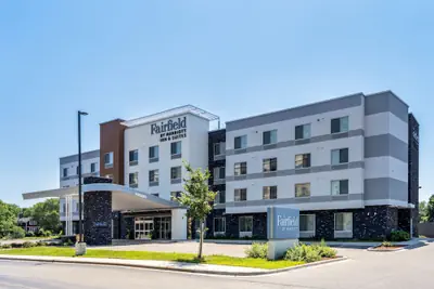 Photo 2 - Fairfield Inn & Suites by Marriott Minneapolis North