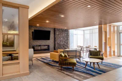Photo 4 - Fairfield Inn & Suites by Marriott Minneapolis North