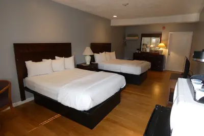 Photo 2 - Hamilton Village Inn