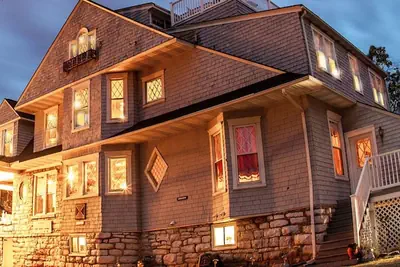 Photo 2 - Friendly City Inn Bed & Breakfast