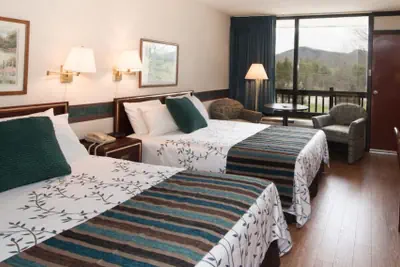 Photo 4 - Highland Manor Inn