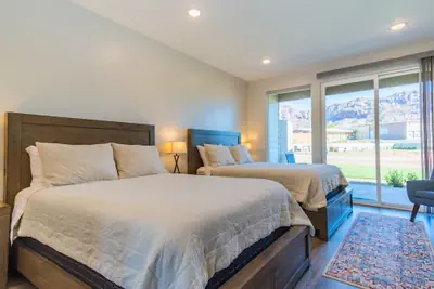 Photo 3 - South Zion Inn & Suites
