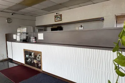 Photo 3 - Thunderbird Motel Hillsboro