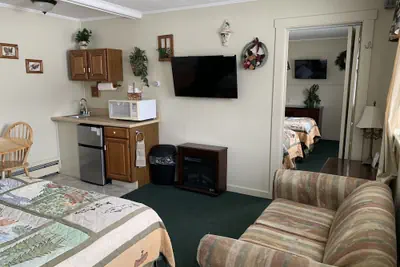 Photo 4 - Carroll Motel & Cottages