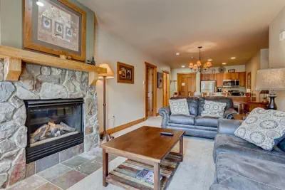 Photo 2 - Premier Red Hawk Lodge 2 Br~walk To Slopes~kids Ski Free 2 Bedroom Condo by RedAwning