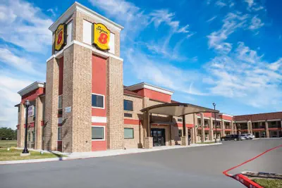 Photo 2 - Super 8 by Wyndham Humble/Fallcreek/Houston