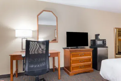 Photo 5 - LeBossier Hotel