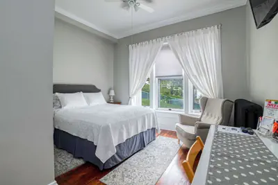 Photo 2 - Hatch House Bed & Breakfast