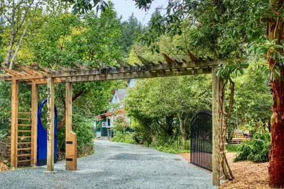 Photo 2 - Sehome Garden Inn