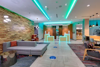 Photo 3 - La Quinta Inn & Suites by Wyndham Lakeway