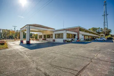 Photo 2 - Travelers Inn By OYO, Templeton VA
