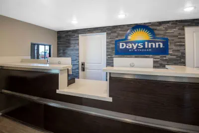 Photo 3 - Days Inn by Wyndham Galt/Elk Grove South