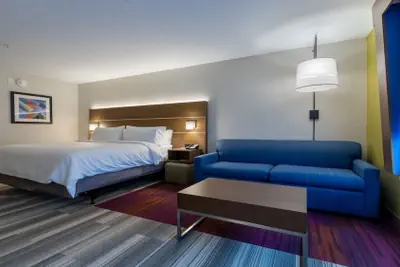 Photo 5 - Holiday Inn Express & Suites Marion by IHG