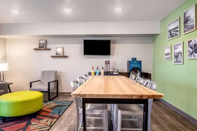 Photo 5 - WoodSpring Suites Naples West