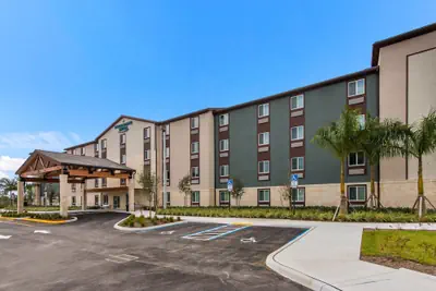Photo 2 - WoodSpring Suites Tamarac