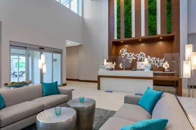 Photo 3 - Wyndham Garden Miami International Airport