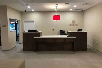Photo 2 - Hawthorn Extended Stay by Wyndham Monahans