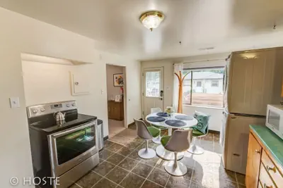 Photo 2 - 1 Br70's Inspired Comfy Condoclose to Broadmoor