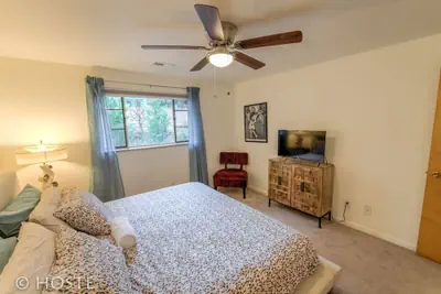 Photo 5 - 1 Br70's Inspired Comfy Condoclose to Broadmoor