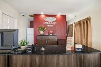 Photo 2 - Econo Lodge Needles