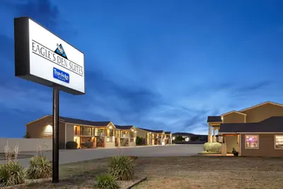 Photo 2 - Eagle's Den Suites Andrews a Travelodge by Wyndham