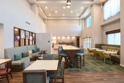 Photo 3 - Hampton Inn & Suites Cincinnati Liberty Township