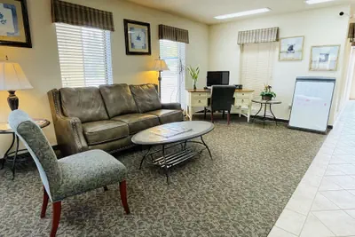 Photo 2 - America's Best Value Inn Sandpoint