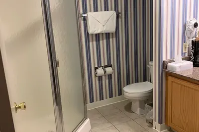 Photo 3 - America's Best Value Inn Sandpoint