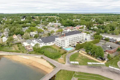 Photo 2 - The Harbor Front Inn