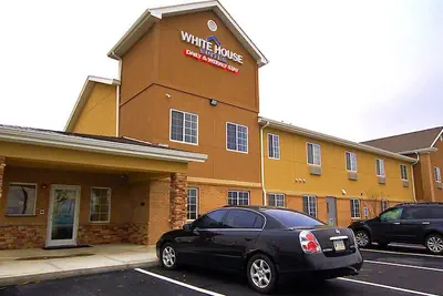 Photo 2 - White House Suites