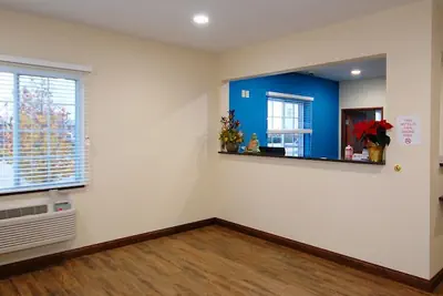 Photo 3 - White House Suites