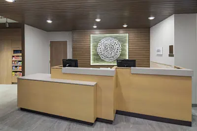 Photo 5 - Fairfield Inn & Suites by Marriott St. Louis Downtown