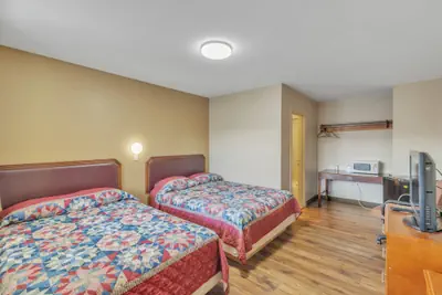 Photo 4 - Viking Motel