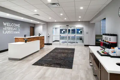Photo 4 - Hampton Inn & Suites Adrian