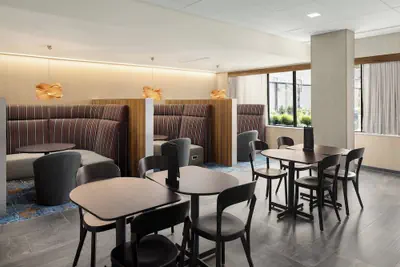 Photo 4 - Courtyard by Marriott Seattle Northgate
