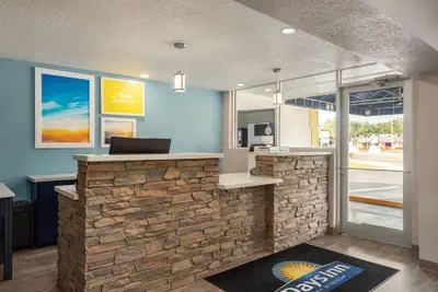 Photo 3 - Days Inn by Wyndham Apopka/Orlando
