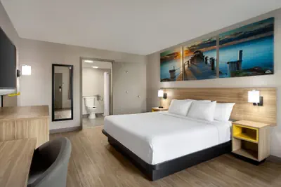 Photo 4 - Days Inn by Wyndham Apopka/Orlando