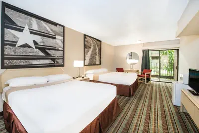 Photo 3 - Republic Hotel of Ozona