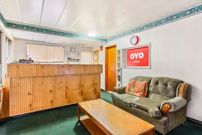 Photo 4 - OYO Hotel Downtown Peoria I-74