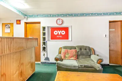 Photo 3 - OYO Hotel Downtown Peoria I-74