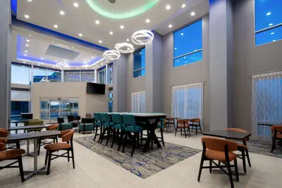 Photo 4 - Hampton Inn & Suites Gilroy