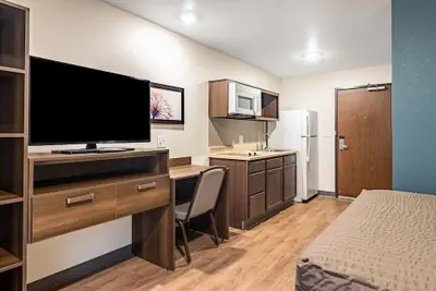 Photo 2 - WoodSpring Suites Toledo Maumee