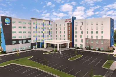 Photo 2 - Hampton Inn & Suites Charlotte Airport Lake Pointe