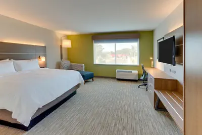 Photo 5 - Holiday Inn Express & Suites Roanoke – Civic Center by IHG