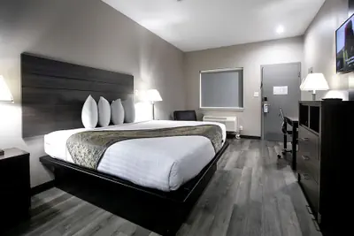 Photo 3 - Express Inn