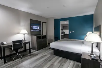 Photo 5 - Express Inn