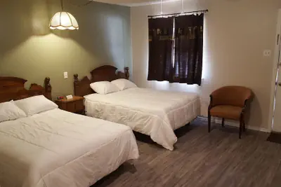 Photo 3 - Oak Ridge Motel