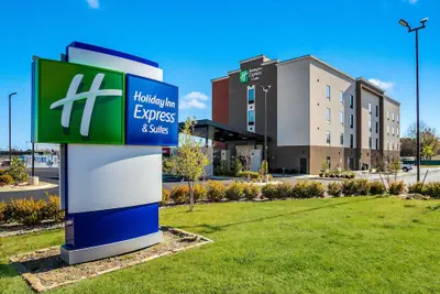 Photo 2 - Holiday Inn Express & Suites Tulsa East - Catoosa by IHG